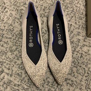 Rothys Size 8.5 retired Pearl Metallic Points.